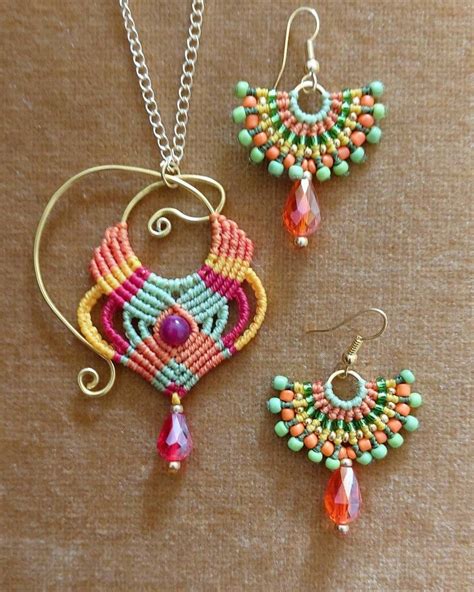 Parure Pendentif Et Boucles D Oreilles En 2024 Boucles D Oreilles En