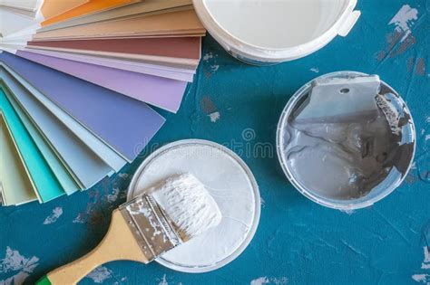 Choose a Paint Color for the Walls. Spatula for Painting and Wall Putty ...