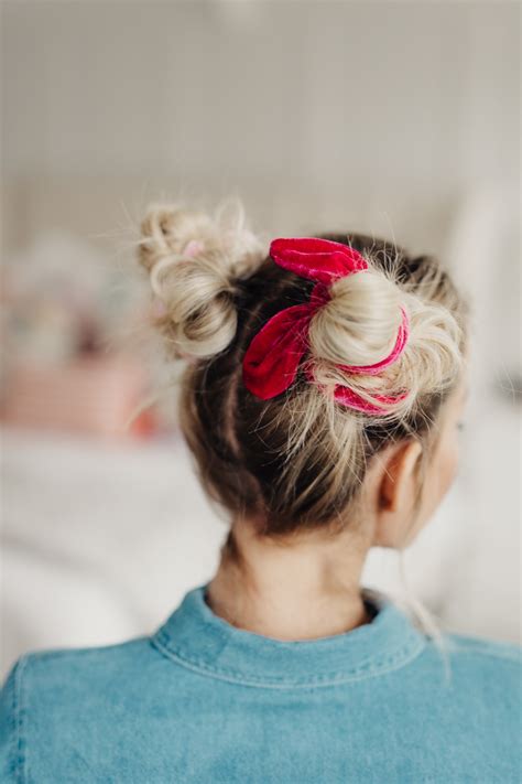 8 Ways To Wear A Scrunchie Twist Me Pretty