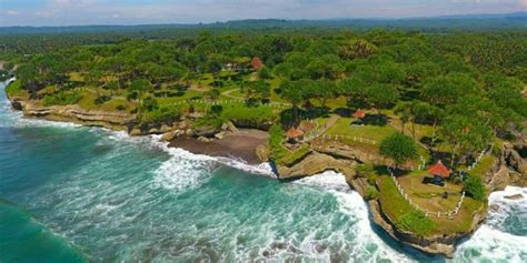 Pantai Batu Hiu Pangandaran Daya Tarik Aktivitas Liburan Lokasi