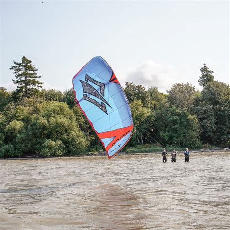 Beginner Kiteboarding Lesson - Introduction and Progression in ...