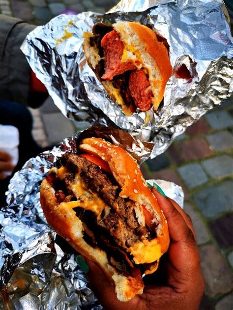 Five Guys Bercy Village Paris 42 Cour St Emilion Bercynation Commander En Ligne