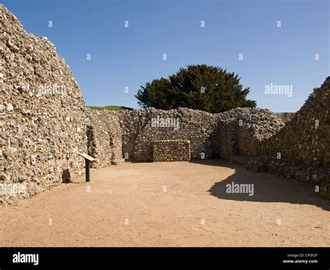 Old Sarum Hill Fort Hi Res Stock Photography And Images Alamy