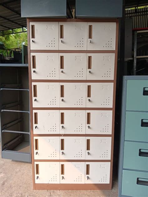 Locker Besi Pintu 18 Perabotan Rumah Di Carousell