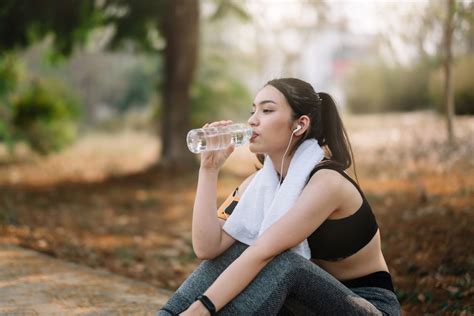 7 Science Based Health Benefits Of Drinking Enough Water