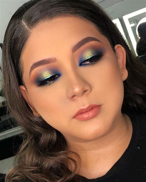 Make Up En Instagram “look Para Una Hermosa Graduada💚💙 Estoy Amando