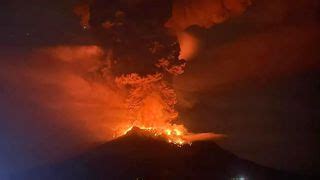 Indonesia Evac A A M S De Personas De Una Isla Por La Erupci N De