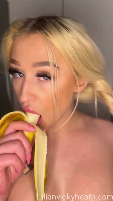 Horny College Girl Sucks On A Banana Chidima Fola