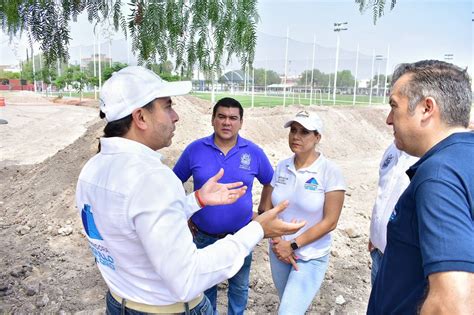 Roberto Sosa Pichardo Supervisa Obra De Vaso Regulador En La Colonia