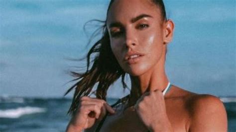 Lucia Javorcekova workout in bikini il fondoschiena più bello di Instagram