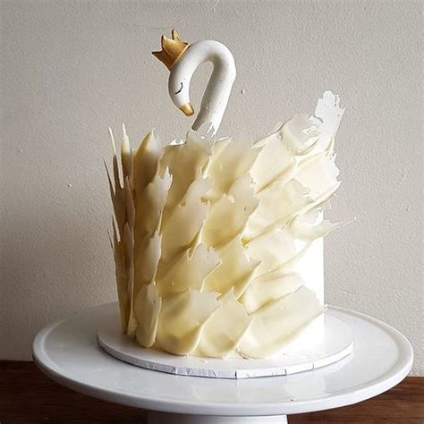 Swan Cake, complete with crown - The Cake Eating Company NZ