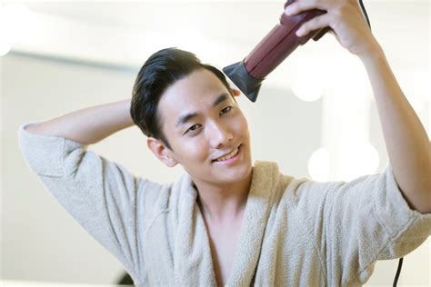 How To Blow Dry Mens Hair Tips And More The Manual