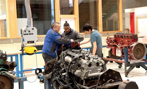 BAC PRO Maintenance des Véhicules Transport Routier Lycée