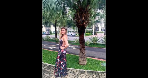 Foto Grávida de um menino Aline Gotschalg já exibe barriguinha