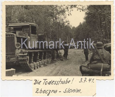 Foto Wehrmacht Russland Belarus Slonim Beute Panzer Lkw Schlepper Raupe