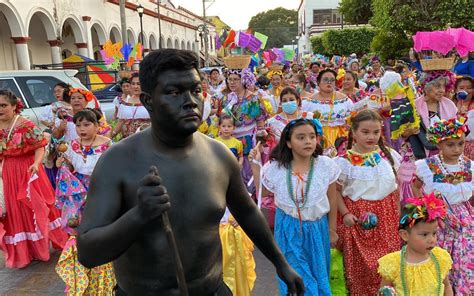 En Chiapa de Corzo Chuntás salen a danzar en honor a San Sebastián