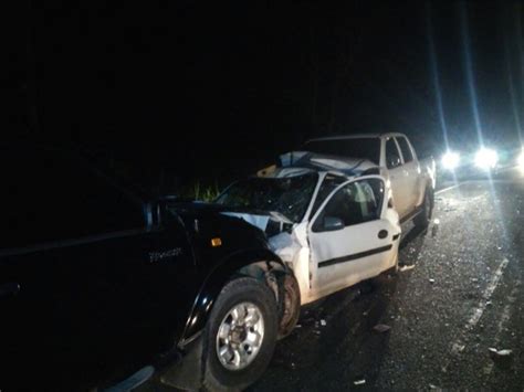 G1 Colisão entre três carros deixa uma pessoa gravemente ferida na PI