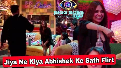 Bigg Boss Ott 2 Live Jiya Shankar ने रात को किया Abhishek Malhan के