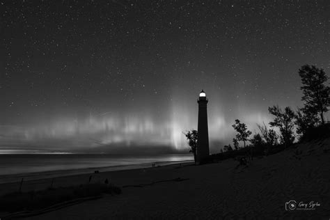 Northern Lights over Lake Michigan by Gary Syrba on YouPic