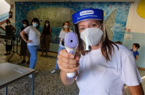 Scuola Cosa Cambia Dal 1 Aprile Mascherine Dad Quarantene Positivi