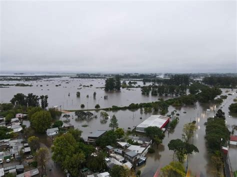 Aumenta A 142 El Numero De Muertos Por Las Inundaciones En Brasil