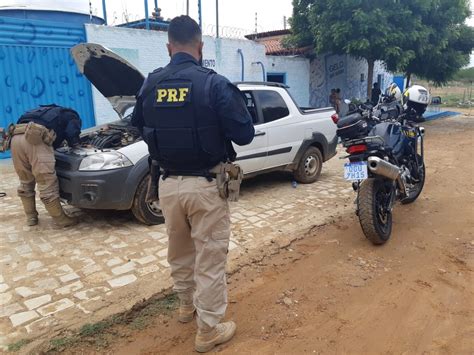 Prf Apreende No Rn Carro Roubado Na Bahia E Prende Mulher Que Estava