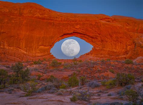 Desert Eye Full Moon North Window Arch Arches National Park Winter