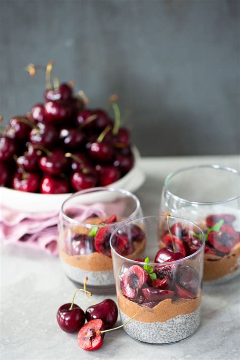 Pudin De Chia De Chocolate Y Vainilla Con Cerezas Piloncillo Vainilla