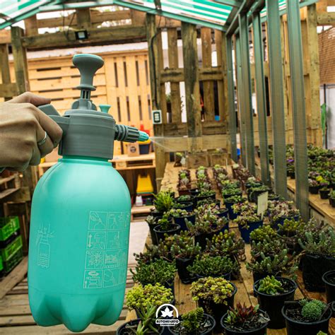 Fumigador de Mano 2 Litros para Jardinería y Control de Plagas AutoHuerto