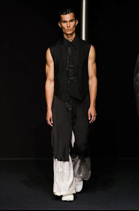 Emporio Armani Men's S/S 24 Show (Emporio Armani)