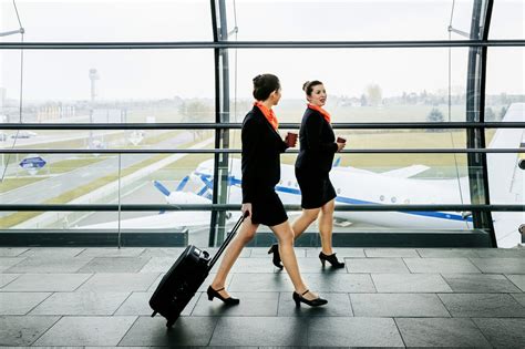 20 Rules Flight Attendants Must Follow On Airplanes