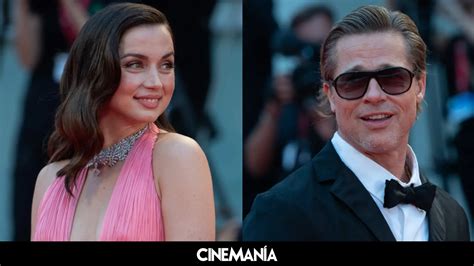 Ana de Armas con Brad Pitt durante la ovación de Blonde en Venecia