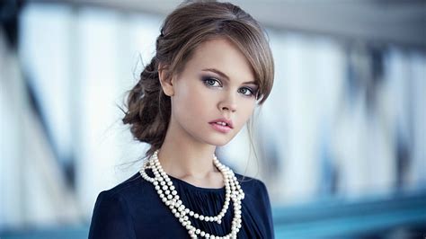 Hd Wallpaper Women S Beaded White Pearl Necklace Brunette Anastasia