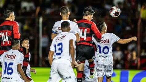 Flamengo Bate Aster Nos P Naltis E Avan A S Semifinais Da Copinha