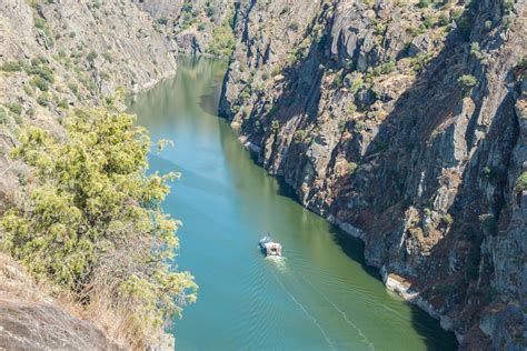 Paseo En Barco Por Los Arribes Del Duero Desde Miranda De Duero