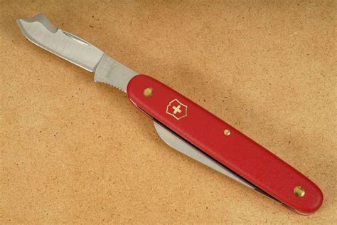 Victorinox Okuliermesser Mit Rindenlöser Grade Klinge In Rot