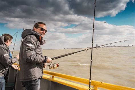 Vissen Op Zee Meet In Oostende