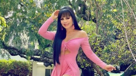 Maribel Guardia Derrocha Elegancia Y Sensualidad Con Ajustado Vestido