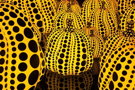 Yayoi Kusama Sculptures Paintings Mirror Rooms Reviewed On The Arts