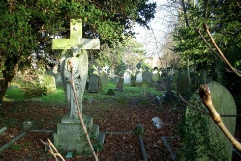 Commonwealth War Graves St John Churchyard Sidcup TracesOfWar