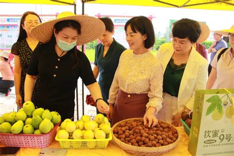 庆丰收 迎盛会 自治区妇联“巾帼科技助农直通车”开进乡村振兴巾帼示范基地玉林北流市河村澎湃号·政务澎湃新闻 The Paper