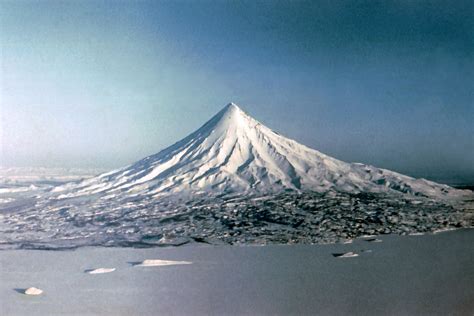 Volcanoes Of Kamchatka Mountain Of Fire And Ice — Astronoo