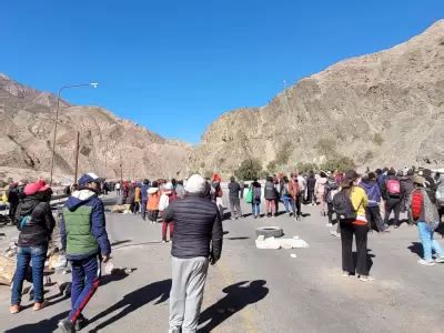 A pesar de los cortes de ruta en Jujuy los turistas adecúan sus