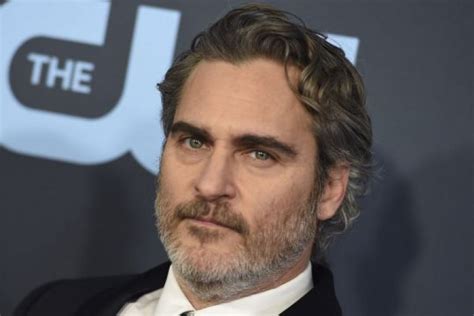 US host sorry for mocking Joaquin Phoenix 'cleft lip', Entertainment ...