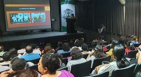 Imparten conferencia sobre la influencia de la música en la identidad