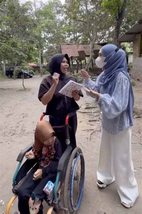 Momen Saat Ria Ricis Lakukan Aksi Sosial Dikira Mau Nyaleg