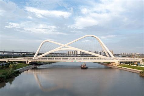 Nanjing Qinhuai Bay Bridge / AND Office + NAN Architects | ArchDaily