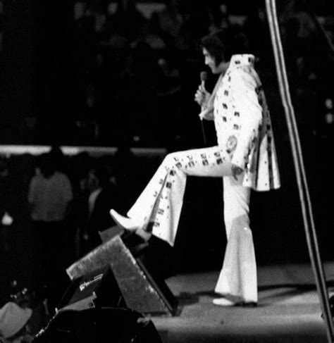 Elvis In Concert At The Madison Square Garden In June 10 1972 Elvis In Concert Elvis Presley