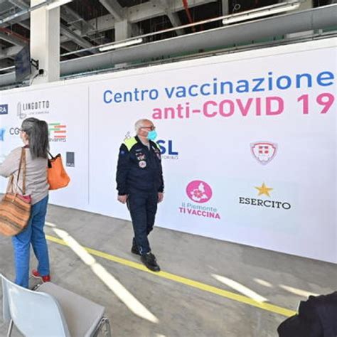 Covid Rt Stabile A In Italia Diminuiscono L Incidenza E I