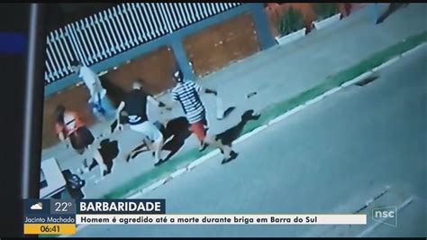 Vídeo mostra briga que terminou na morte de homem na saída de casa